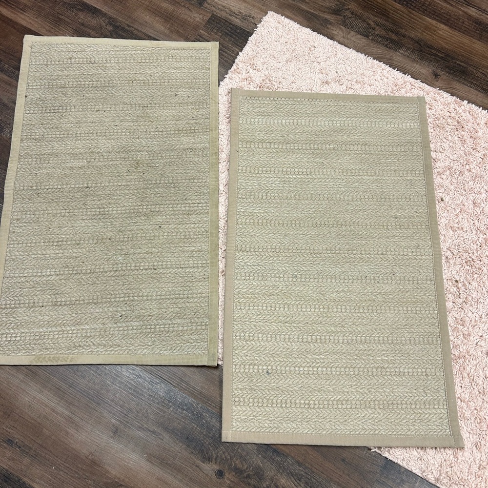 Tan Textured Bath Mats for Minimalist Decor